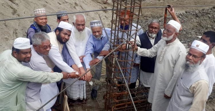 দৌলতপুর দারুচ্ছুন্নাহ মাদ্রাসা ভবন নির্মাণ কাজের উদ্বোধন