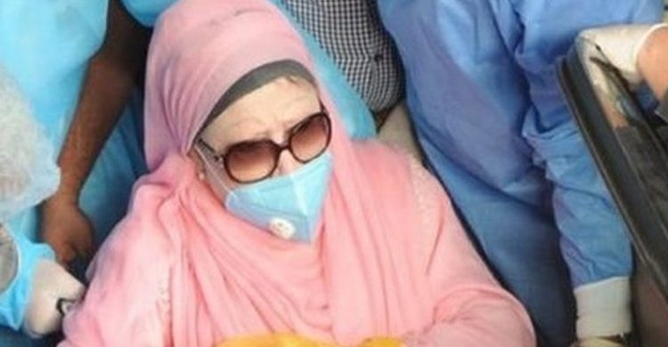 শ্বাসকষ্ট হচ্ছে তাই খালেদা জিয়া সিসিইউ-তে