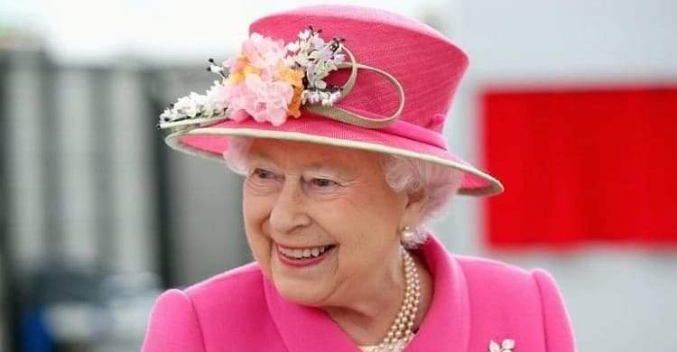বৃটেনের রাণীর শাসনকাল ৭০ বছরে আগামী জুনে, ৪ দিন ব্যাংক হলিডে থাকবে