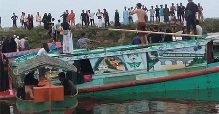 ব্রাহ্মনবাড়িয়ায় নৌকাডুবি, ১৭ লাশ উদ্ধার, মরদেহের খোঁজ চলছে