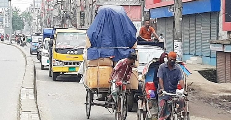 ১২তম দিনে ‘অনেক ঢিলে’ লকডাউন