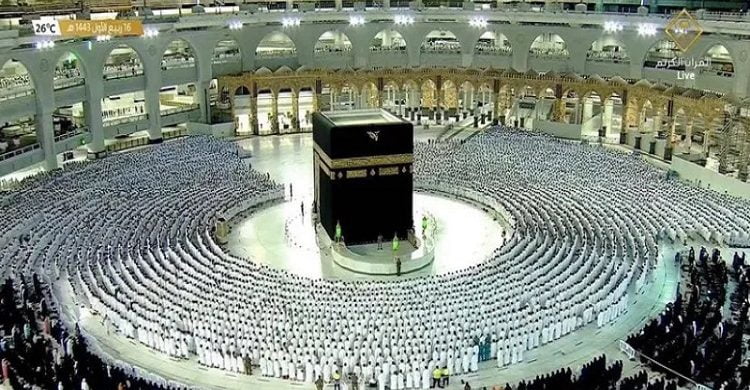 করোনার নিষেধাজ্ঞা তুলে নেওয়ার পর প্রথম জুম্‌আ হারামাইনে