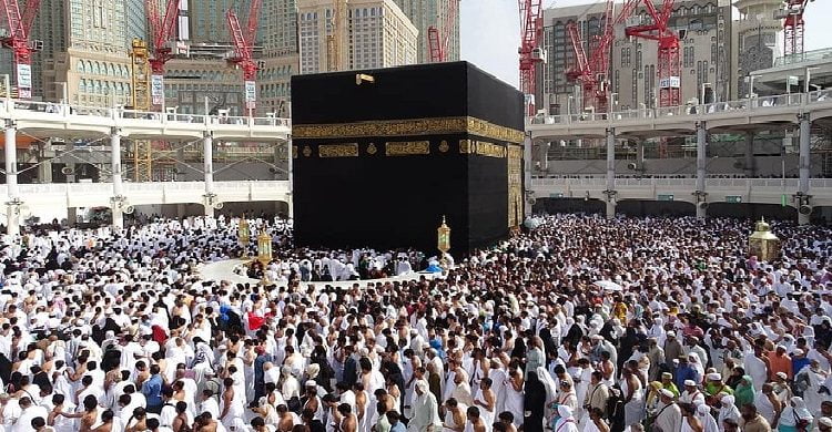 সৌদি বাদশাহ অনুমতি দিলেন ওমরা ছাড়া কাবা তাওয়াফ করার