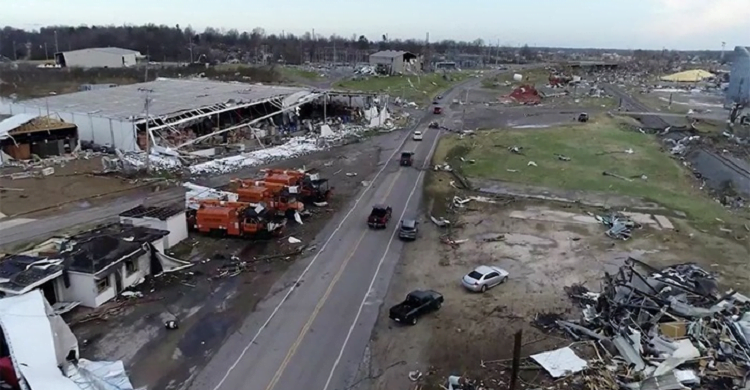 ভয়াবহ টর্নেডোয় যুক্তরাষ্ট্রের ৬ রাজ্য তছনছ, কেনটাকিতে শতাধিক মৃত্যু