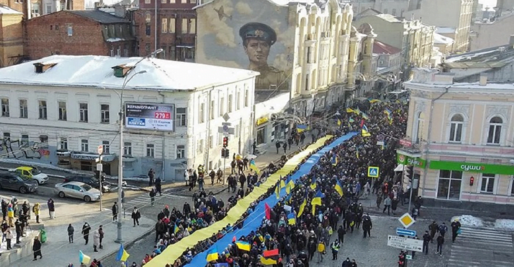 ইউক্রেনের রাস্তায় হাজারো মানুষের বিক্ষোভ