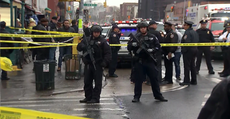 নিউইয়র্কে পাতাল রেলষ্টেশনে গুলি, বহু হতাহতের শঙ্কা