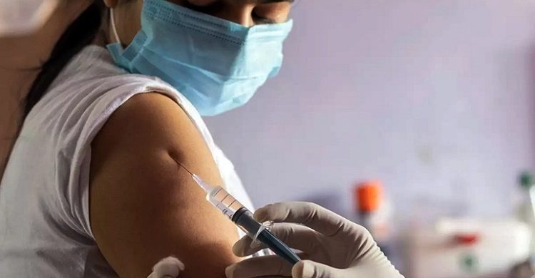 সিলেটে করোনা টিকার ৩য় ডোজ অনির্দিষ্টকালের জন্য বন্ধ