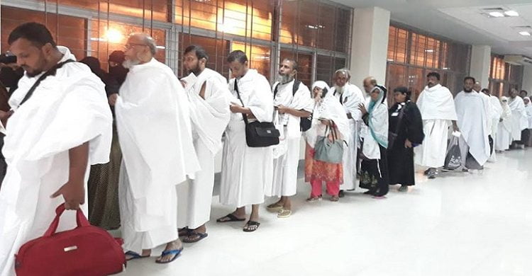 হজ: সিলেট থেকে প্রথম ফ্লাইট গেল ৪১৯ জন নিয়ে