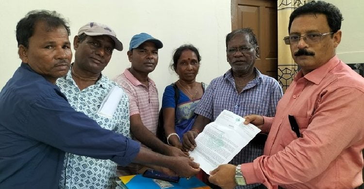 প্রধানমন্ত্রীর কাছে চা শ্রমিকদের স্মারকলিপি