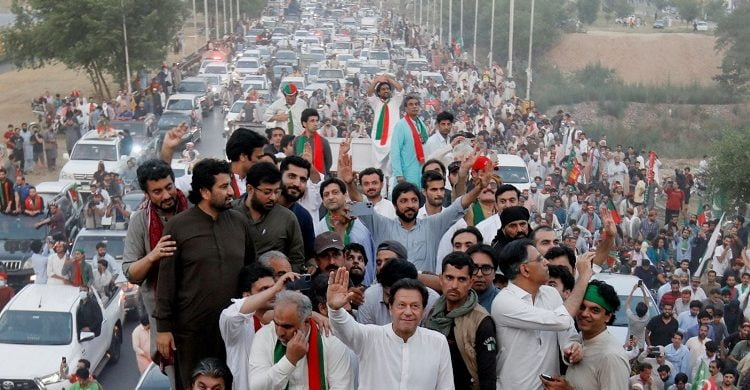 লংমার্চের ডাক ইমরান খানের আবার