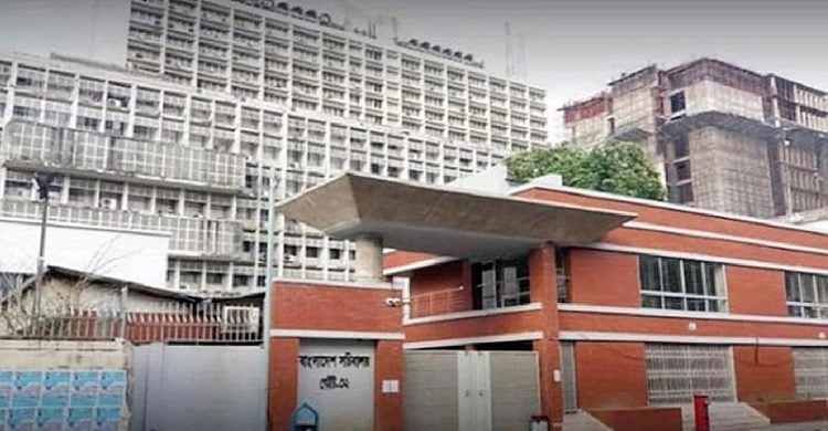 দেশে ঈদের আগে শেষ কর্মদিবস আজ