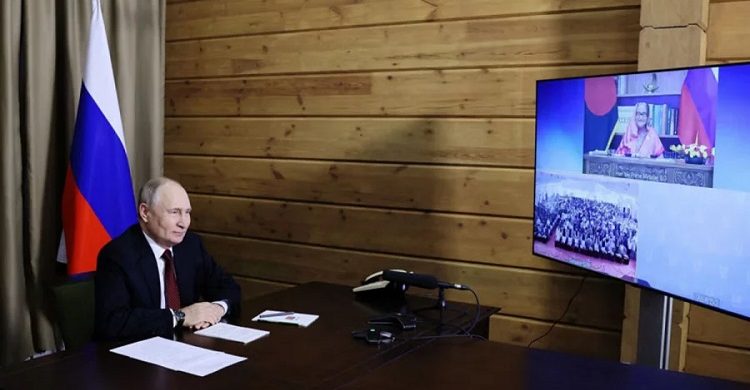 শেখ হাসিনা সফলভাবে তাঁর বাবার কাজগুলো এগিয়ে নিয়ে যাচ্ছেন: পুতিন