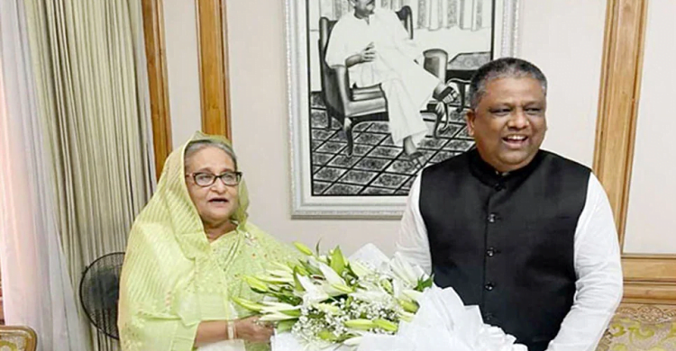 প্রধানমন্ত্রীর সঙ্গে সাক্ষাৎ নতুন সিসিক মেয়রের