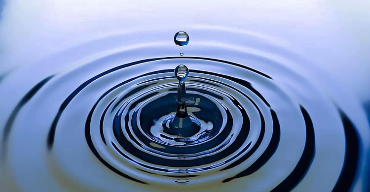 পৃথিবীতে সবচেয়ে বিস্ময়কর এক ক্যামিকেল পানি (ভিডিও)