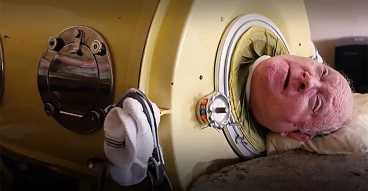 লোহার ফুসফুসের ভিতর বাঁচলেন ৭৮ বছর, অতঃপর মৃত্যুবরণ