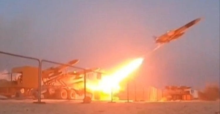 ইসরায়েলে ড্রোন ও মিসাইল হামলা চালিয়েছে ইরান, প্রতিরোধ করলো যেসব দেশ