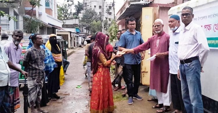 মৌলভীবাজারে বন্যার্তদের মাঝে লন্ডন প্রবাসীদের আর্থিক সহযোগিতা প্রদান