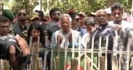 রংপুরে ড. ইউনূস, আবু সাঈদের কবর জিয়ারত করলেন
