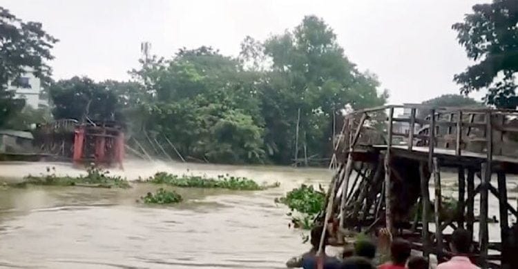 প্রায় ৭ লাখ গ্রাহক বিদ্যুৎবিচ্ছিন্ন বন্যার কারণে