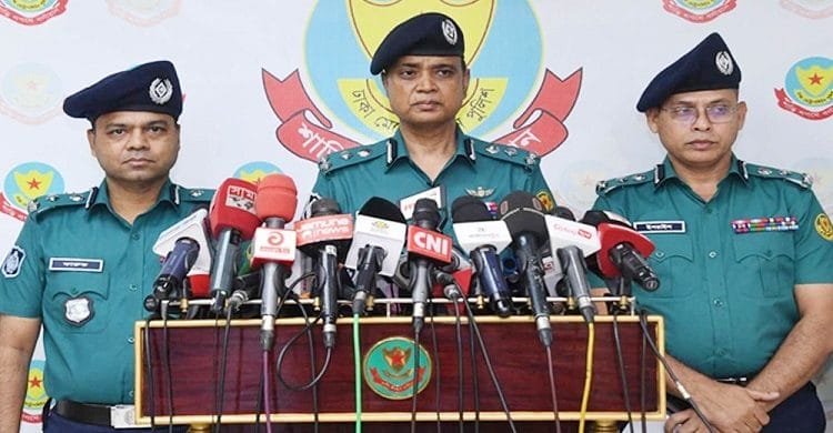 ‘তাদের আইনের আওতায় আনা হবে, পুলিশকে যারা জনগণের বিরুদ্ধে দাঁড় করিয়েছে’