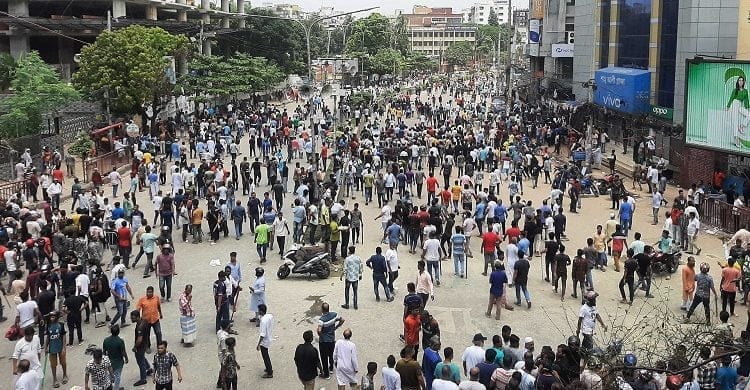 মিরপুরে আন্দোলনকারীদের সঙ্গে আ. লীগের সংঘর্ষ