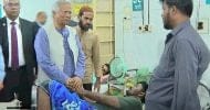 আহত শিক্ষার্থীদের দেখতে হাসপাতালে ড. মুহাম্মদ ইউনূস
