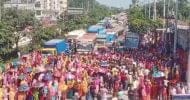 শ্রমিকদের বিক্ষোভ ঢাকা-ময়মনসিংহ মহাসড়ক অবরোধ করে