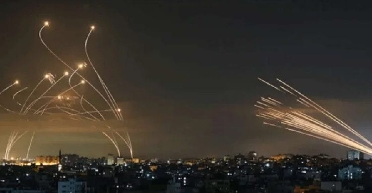 আজ রাতেই ইসরায়েল পাল্টা আক্রমণ করবে বলে হুমকি