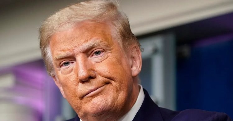 সত্যিকার অর্থে মহাবিপদে ট্রাম্প