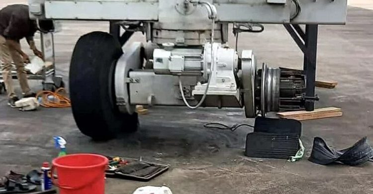 সিলেট: ওসমানী বিমানবন্দরে বোর্ডিংব্রিজের চাকা ফেটে একজনের মৃত্যু