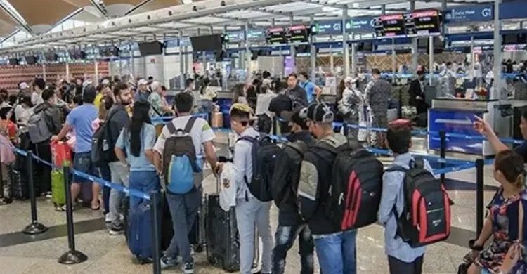 কুয়ালালামপুর বিমানবন্দরে আটক ৯৮ বাংলাদেশি