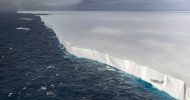 বিশ্বের সবচেয়ে বড় আইসবার্গ ভেঙে গেছে