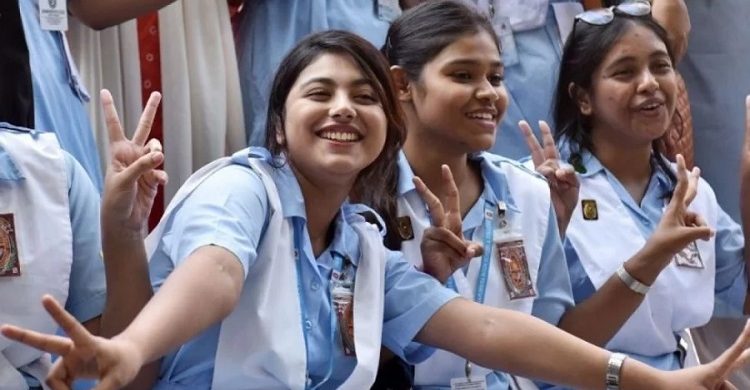 খাতা দেখায় গাফিলতি, পুনরায় চেক করে ফেল থেকে জিপিএ-৫ শত শত