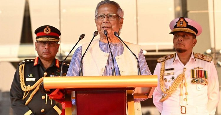 সশস্ত্র বাহিনীকে নির্বাচনে পেশাদারিত্বের সঙ্গে দায়িত্ব পালনের আহ্বান প্রধান উপদেষ্টার