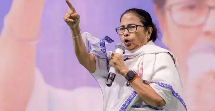 ভারতীয় নাগরিকদের বাংলাদেশে ঠেলে পাঠানো হচ্ছে: মমতা