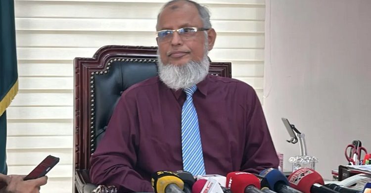 উপদেষ্টা পদে থেকে নির্বাচন করা যাবে কি না, জানালেন ইসি আনোয়ারুল