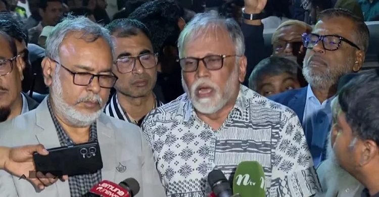 ‘৭২ ঘণ্টা অত্যন্ত ঝুঁকিপূর্ণ, হাদির ব্রেন স্টেম ক্ষতিগ্রস্ত’