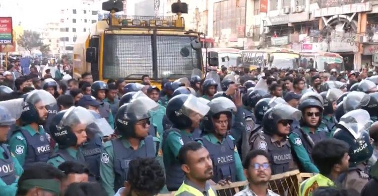 ‘মার্চ টু ইন্ডিয়ান হাইকমিশন’ কর্মসূচিতে পুলিশের বাধা