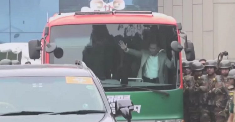 বিমান বন্দর থেকে জুলাই ৩৬ এ্যাক্সপ্রেসওয়ের পথে তারেক রহমান